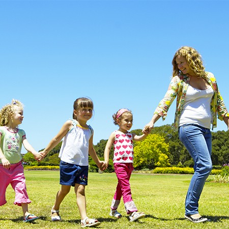 enfants sortie avec nounou baby sitter