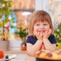 image enfant garde d'enfant à domicile lyon villeurbanne